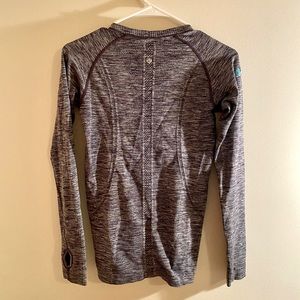 Long sleeve lululemon workout top